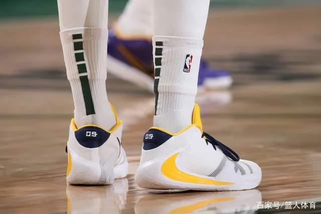 徐虎22+8广东惨败上海 郭昊文31分同曦胜江苏